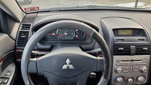 2011 Mitsubishi Galant ES