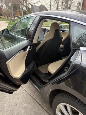 2015 Tesla Model S 85D