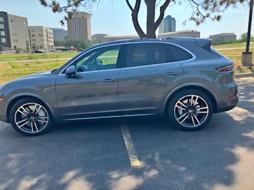 Gray 2019 Porsche Cayenne Cayenne Turbo