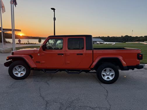 2020 Jeep Gladiator Sport S