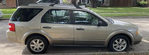 Beige 2006 Ford Freestyle SE