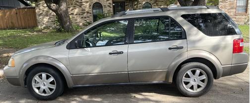 Beige 2006 Ford Freestyle SE