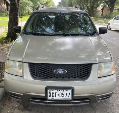 Beige 2006 Ford Freestyle SE