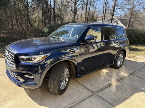 2022 INFINITI QX80 LUXE