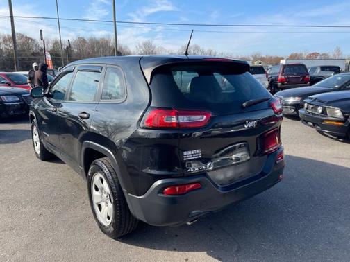 Black 2014 Jeep Cherokee Sport