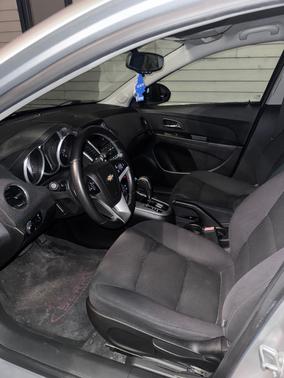 Silver 2013 Chevrolet Cruze 1LT
