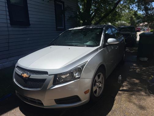 Silver 2013 Chevrolet Cruze 1LT