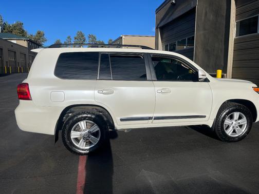 2014 Toyota Land Cruiser Base