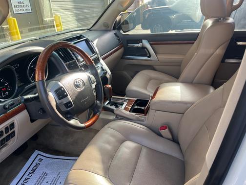 2014 Toyota Land Cruiser Base