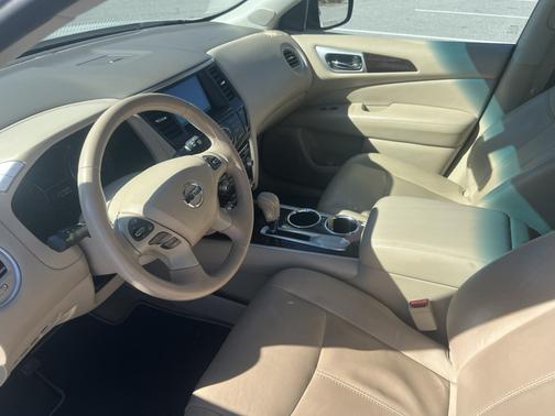 2014 Nissan Pathfinder SL