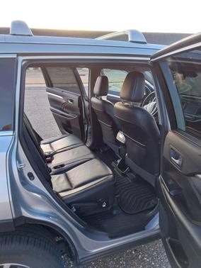 Silver 2017 Toyota Highlander XLE