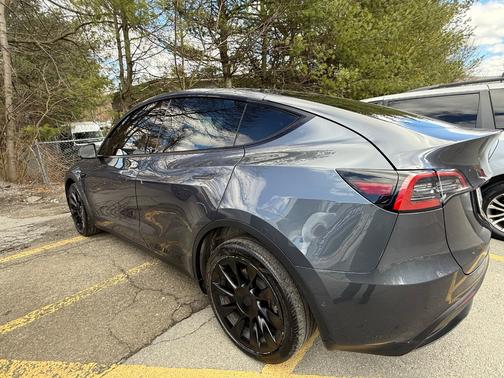 Gray 2022 Tesla Model Y Long Range