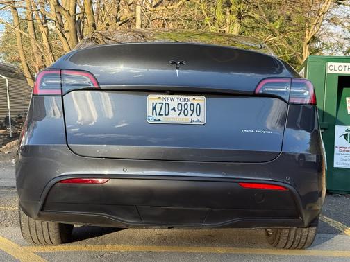 Gray 2022 Tesla Model Y Long Range