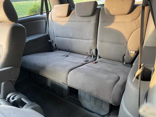 Silver 2009 Honda Odyssey EX