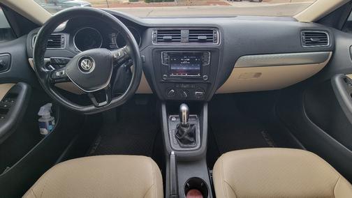 White 2017 Volkswagen Jetta 1.4T SE