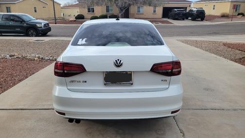 White 2017 Volkswagen Jetta 1.4T SE