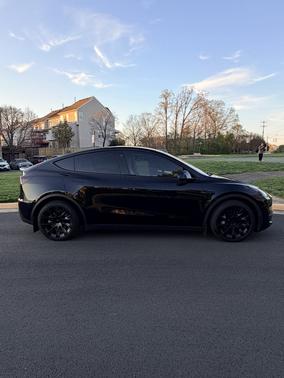 Black 2023 Tesla Model Y Long Range