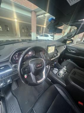2023 GMC Yukon XL SLE
