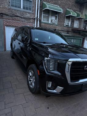 2023 GMC Yukon XL SLE
