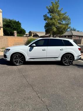 White 2022 Audi Q7 55 Prestige