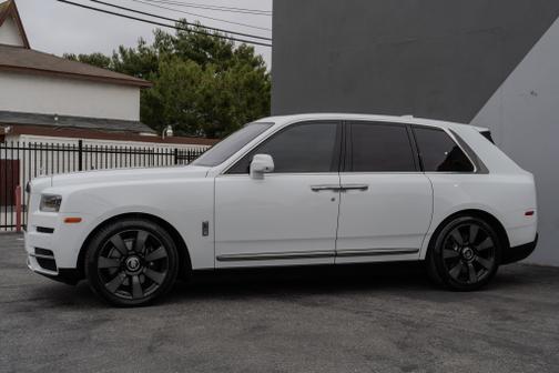 2022 Rolls-Royce Cullinan Base