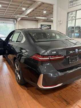 2025 BMW i5 xDrive40