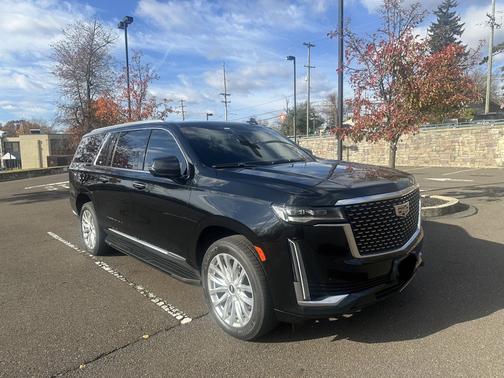 2022 Cadillac Escalade ESV Luxury