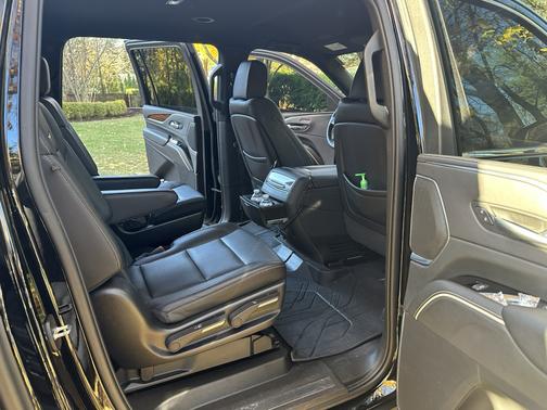 2022 Cadillac Escalade ESV Luxury