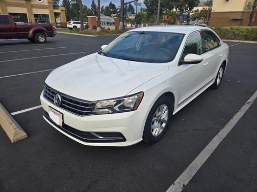 2016 Volkswagen Passat 1.8T R-Line