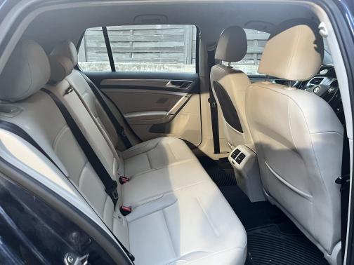 2015 Volkswagen Golf TSI S 4-Door