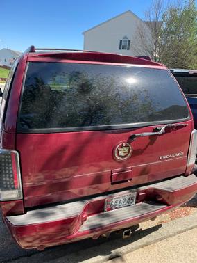 Red 2004 Cadillac Escalade Base