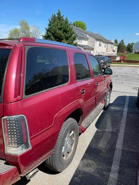 Red 2004 Cadillac Escalade Base