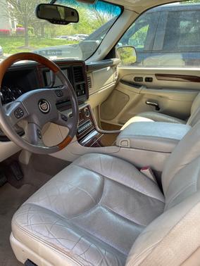 Red 2004 Cadillac Escalade Base