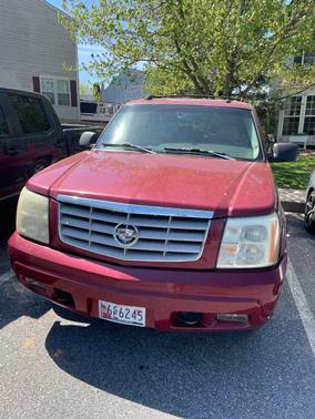 Red 2004 Cadillac Escalade Base
