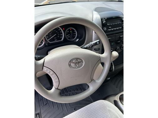 Gold 2008 Toyota Sienna CE