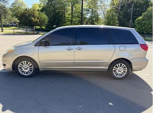 Gold 2008 Toyota Sienna CE