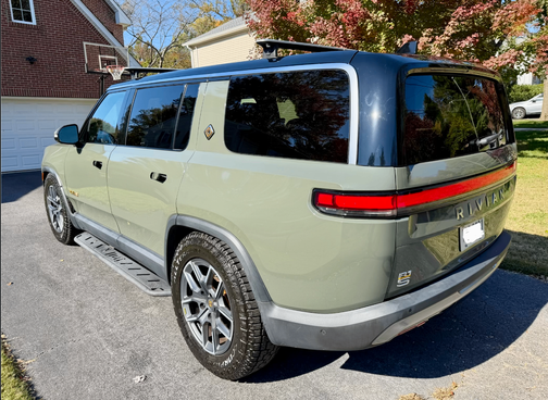 Green 2023 Rivian R1S Launch Edition