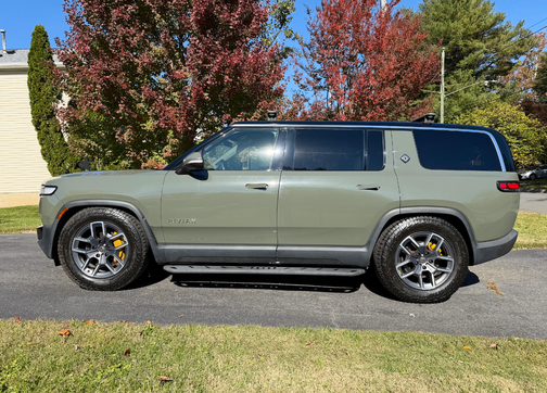 Green 2023 Rivian R1S Launch Edition