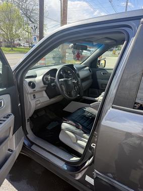 Silver 2014 Honda Pilot LX