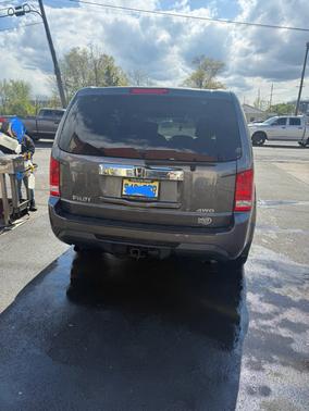 Silver 2014 Honda Pilot LX