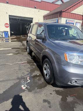 Silver 2014 Honda Pilot LX