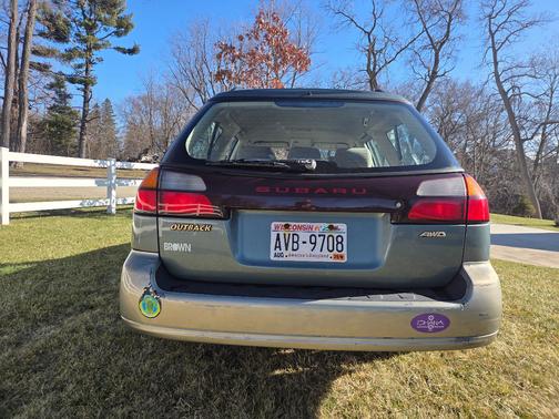 2000 Subaru Outback Base