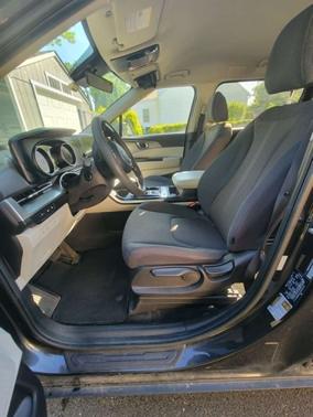 Gray 2024 Kia Carnival LX