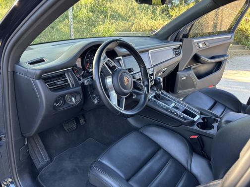 2021 Porsche Macan Macan GTS