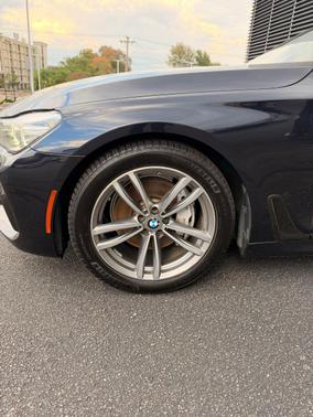 Black 2018 BMW 740 i