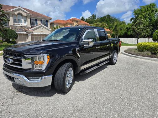Black 2021 Ford F-150 Lariat