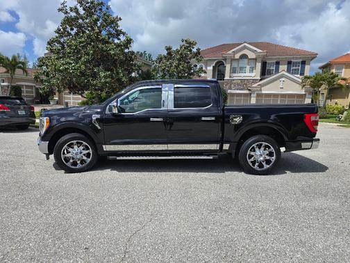 Black 2021 Ford F-150 Lariat