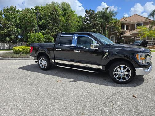Black 2021 Ford F-150 Lariat