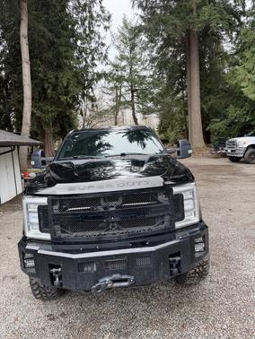 Black 2017 Ford F-350 Platinum