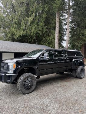 Black 2017 Ford F-350 Platinum